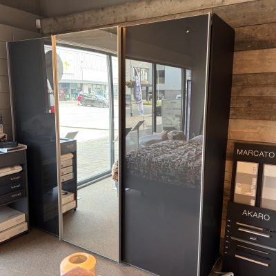 Nolte Marcato 3 deurs schuifdeurkast 240x223x69 Opruimin