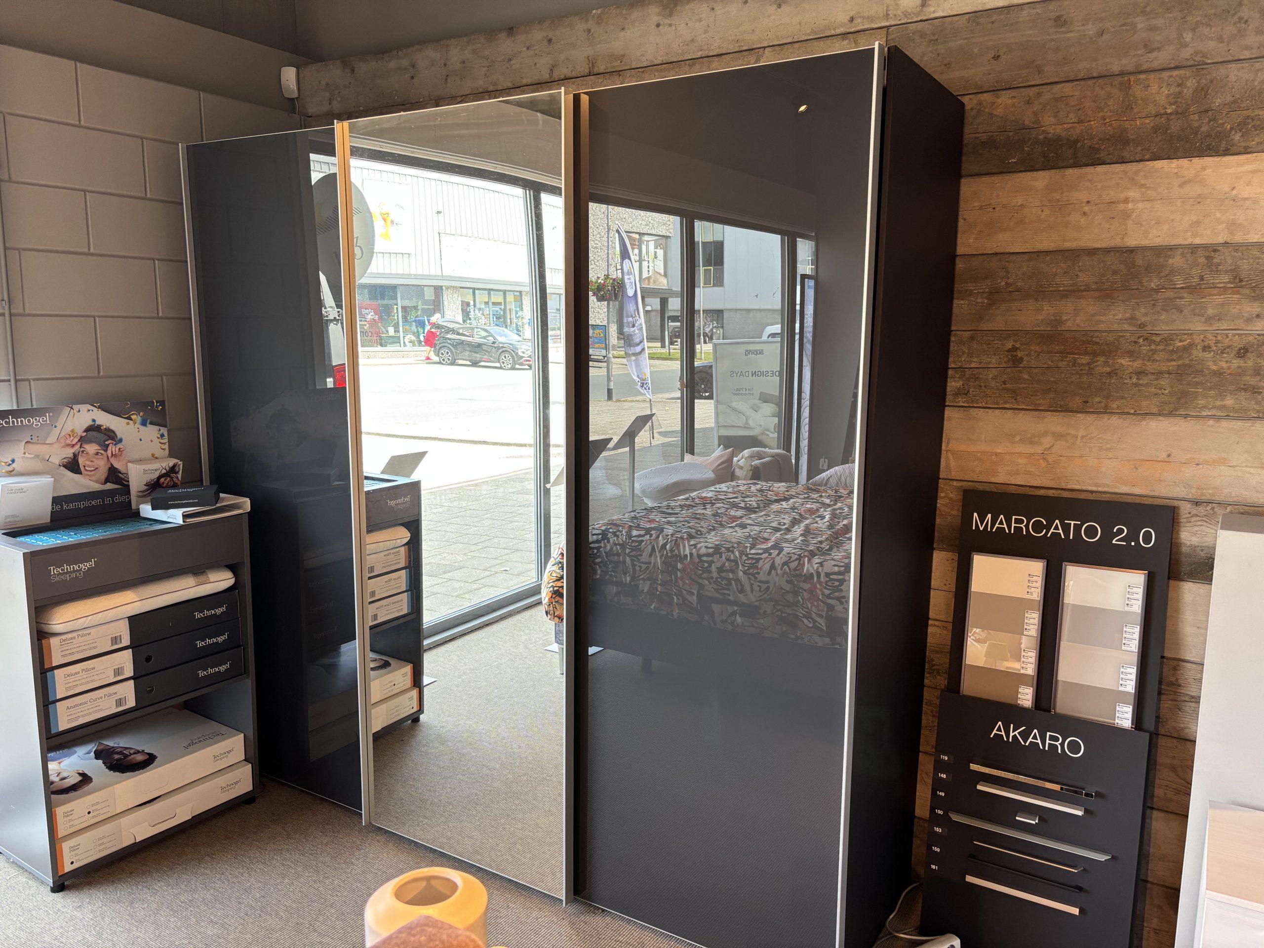 Nolte Marcato 3 deurs schuifdeurkast 240x223x69 Opruimin Nolte Marcato 3 deurs schuifdeurkast 240x223x69 Opruimin