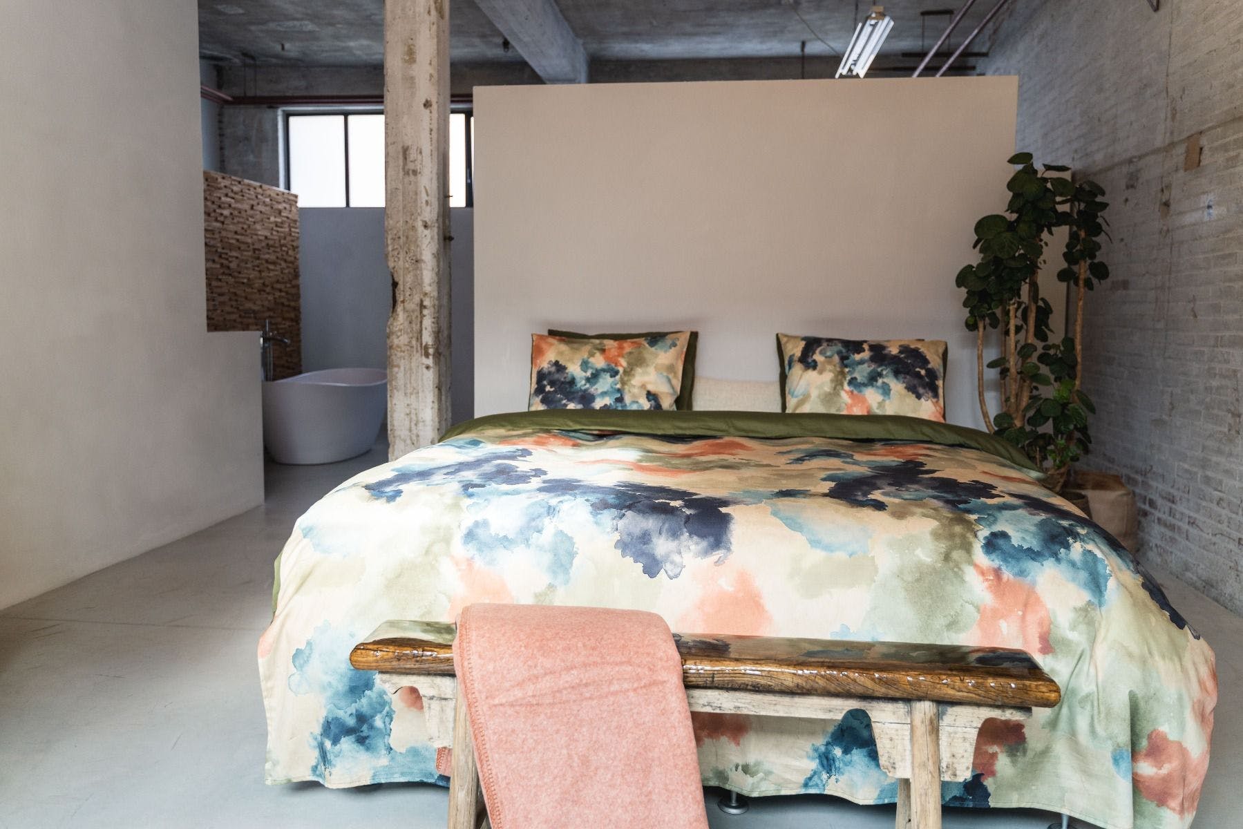 Kayori Abe multi katoensatijn 200tc 140x200/220 Kayori Abe multi katoensatijn 200tc 140x200/220